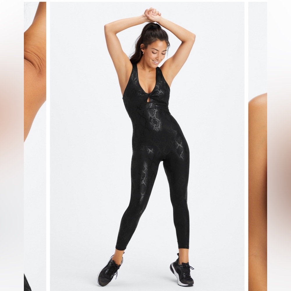 Fabletics Twist Front Oasis 7/8 Onesie Black Foil Snake Size Small